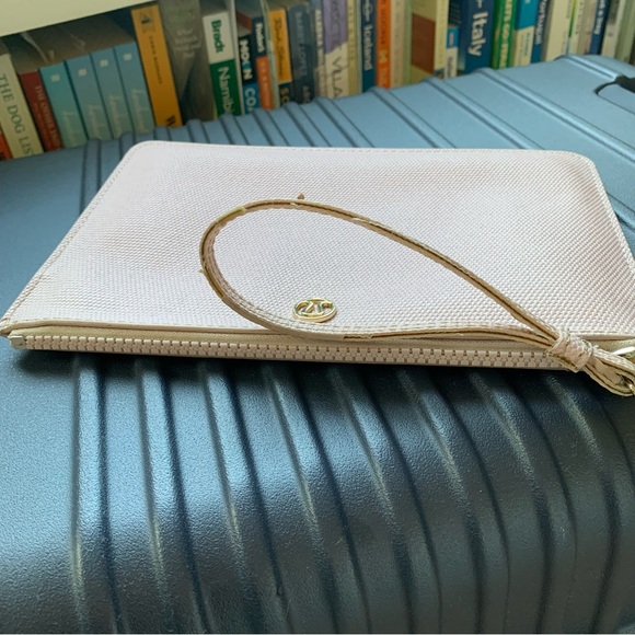 Lululemon Light Pink Clutch Wristlet Pouch Gold Logo Polyvinyl Zipper Pull - Picture 9 of 15